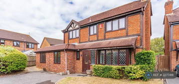 8 bedroom detached house