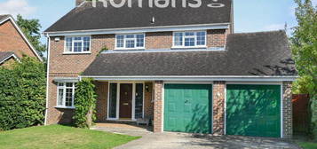 5 bedroom detached house