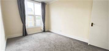 Flat to rent in Hornsey Road, London N19