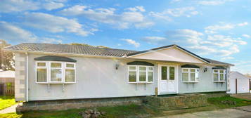 2 bed mobile/park home for sale