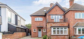 4 bedroom semi-detached house