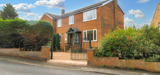 4 bedroom semi-detached house for sale