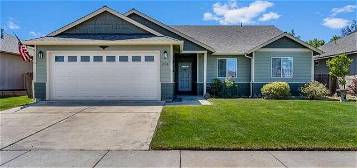 2116 NW Elm Ave, Redmond, OR 97756