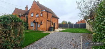 3 bedroom semi-detached house