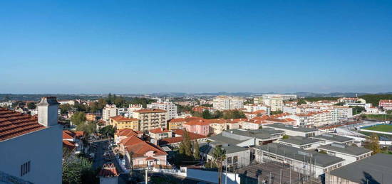 Apartamento T3 duplex com terraço em Sintra