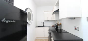 Flat to rent in Buckingham Place, Brighton BN1