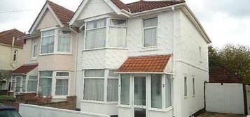 4 bed property to rent