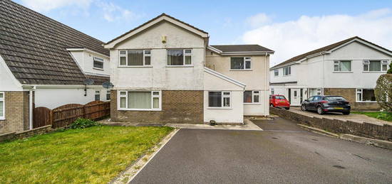 5 bed detached house for sale