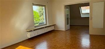 Helle 3,5 Zimmer  Wohnung mit kleinem Balkon/Loggia in bester Villenlage von Ahrensburg zu vermieten