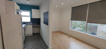 Studio to rent in Station Road, Portslade, Brighton BN41