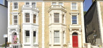 2 bed flat to rent