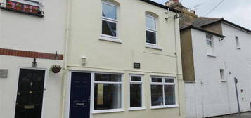 4 bedroom terraced house to rent