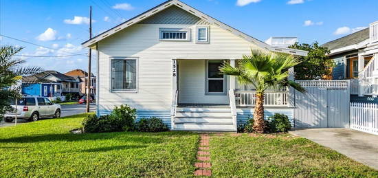 1528 Avenue O, Galveston, TX 77550