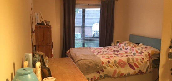 Flat to rent in Quay 5, Salford M5