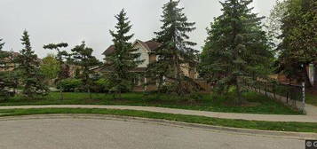 11 Pirie Dr #33, Hamilton, ON L9H 6Z6