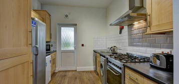 6 bedroom terraced house