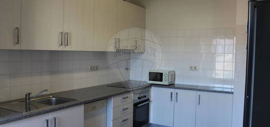 Apartamento T4 para arrendamento