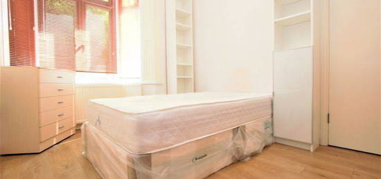 Studio to rent in Birkbeck Road, London N17