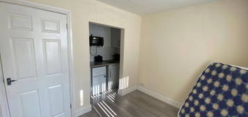 Studio to rent in 43 Handsworth Wood Road, Birmingham, West Midlands B20