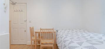 Studio to rent in St. Petersburgh Place, Bayswater W2