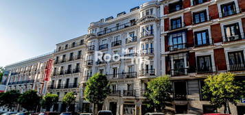 Alquiler de Piso en calle de Bárbara de Braganza, 12