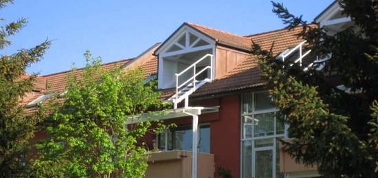 FASANGARTEN - sonnige 2 Zi. Dachwohnung mit Loggia