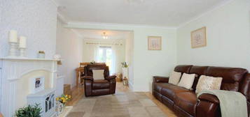 3 bed semi-detached house to rent