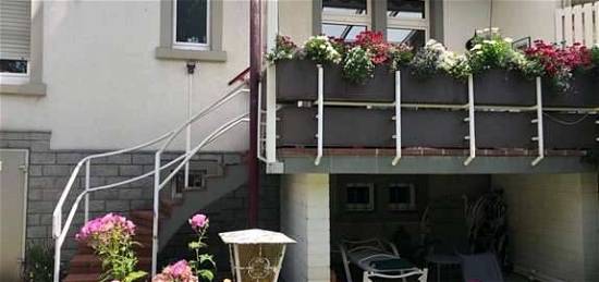 Schöne, helle Altbau 3-Raum-Wohnung mit Einbauküche, Balkon und Garten in Frankfurt Eschersheim