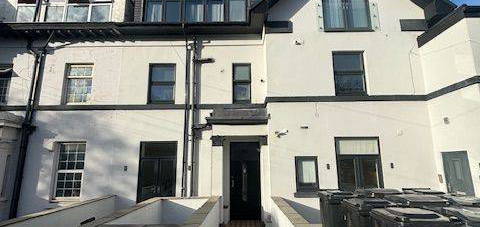 2 bed flat to rent