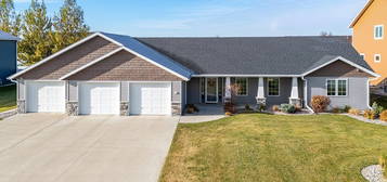 2415 Troon Cir NW, East Grand Forks, MN 56721