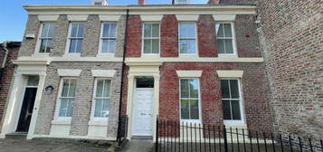 6 bedroom terraced house