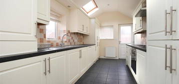 Maisonette to rent in Lavender Gardens, Jesmond, Newcastle Upon Tyne NE2