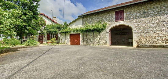 Vente maison 8 pièces 185 m²