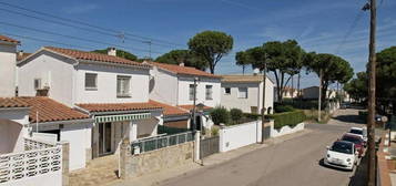 Chalet adosado en venta en calle Sant Briu