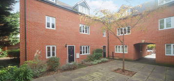 2 bed maisonette for sale