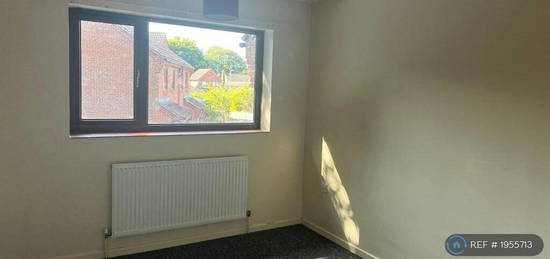 2 bedroom terraced house