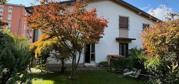 Villa bifamiliare via 25 quartiere la Famiglia 18, Violino, Brescia