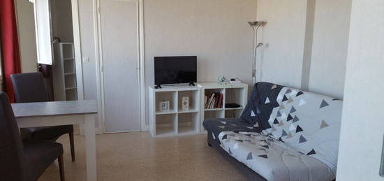 Appartement 2 pièces 32 m2 face à la mer