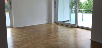 Gut geschnittene 4 Zimmer Wohnung mit großer Terrasse