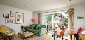 Flat for sale in Mount Park Road, London W5