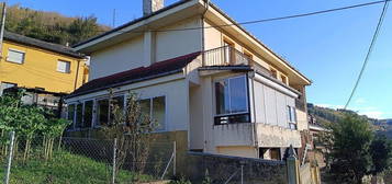 Casa en calle As en Cangas del Narcea