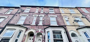 6 bedroom terraced house