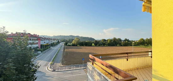 Quadrilocale via Alcide De Gasperi, Centro, Creazzo