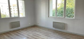 Appartement  à louer, 2 pièces, 1 chambre, 41 m²