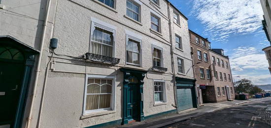 Flat to rent in King Street, Scarborough YO11