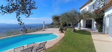 Villa  à vendre, 5 pièces, 3 chambres, 185 m²