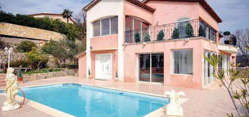 Canne - MAISON AVEC PISCINE - 6 PIECES - 5 CHAMBRES - 250 m²