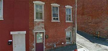 228 W Mifflin St, Lancaster, PA 17603