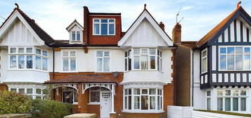 8 bedroom semi-detached house to rent