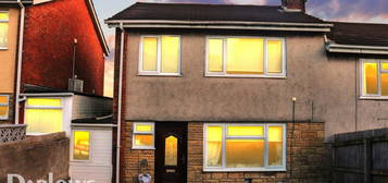 3 bedroom semi-detached house for sale